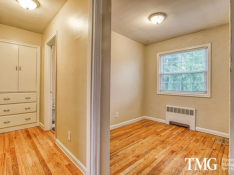Regency Park Apartments — Photo 8