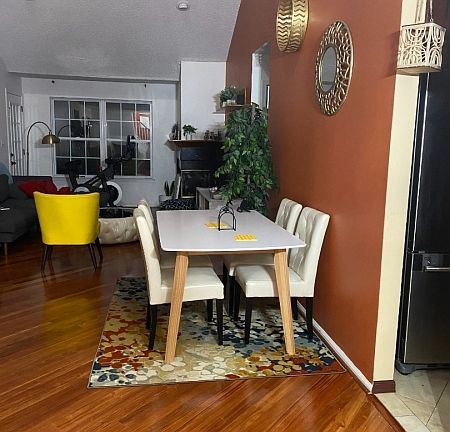 3rd image of 1026 Castle Rd