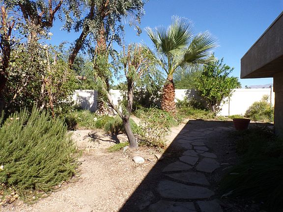 3rd image of 1498 S Sunflower Cir