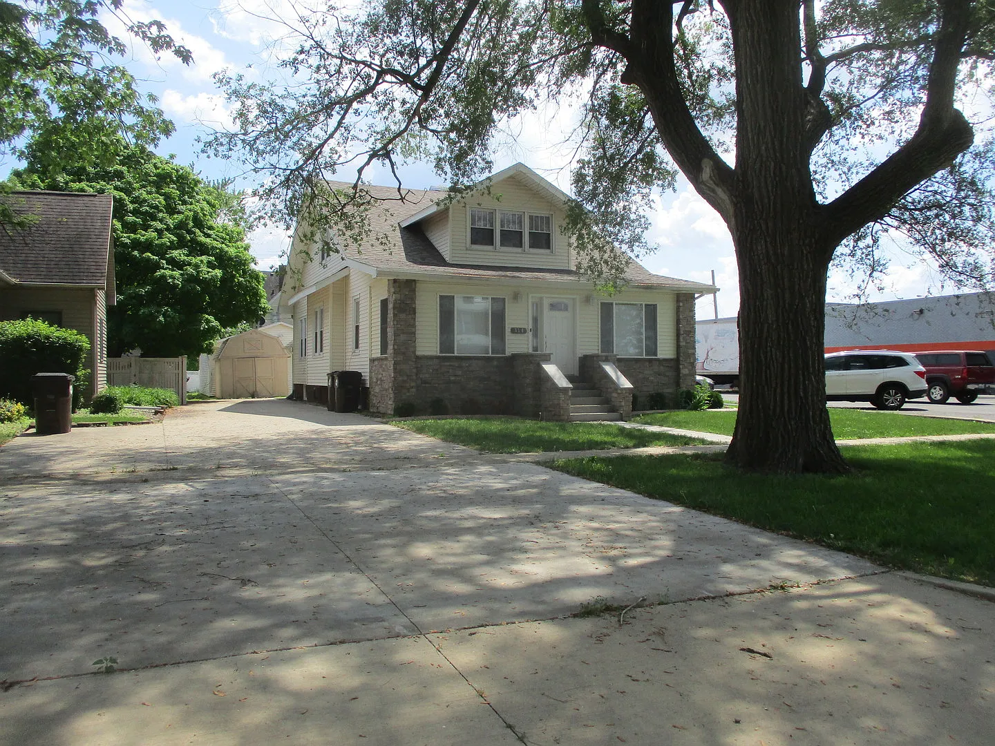 314 E Sangamon Ave photo 1