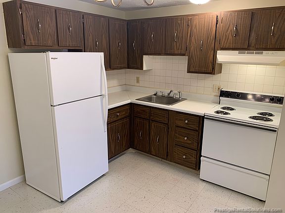 3rd image of 40 Dinan Dr APT 12