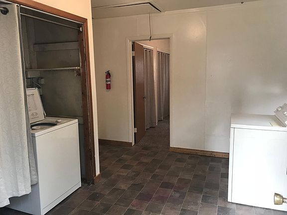 4th image of 523 S College Dr