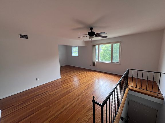 3rd image of 11 Amelia Ct Floor 2
