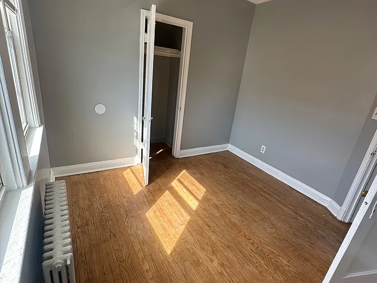 1300 Kenhill Ave — Photo 13