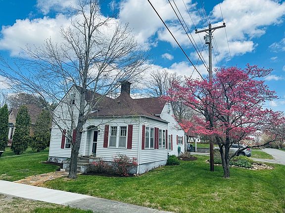 3rd image of 202 W Crawford Ave