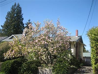 2nd image of 716 N 89th St