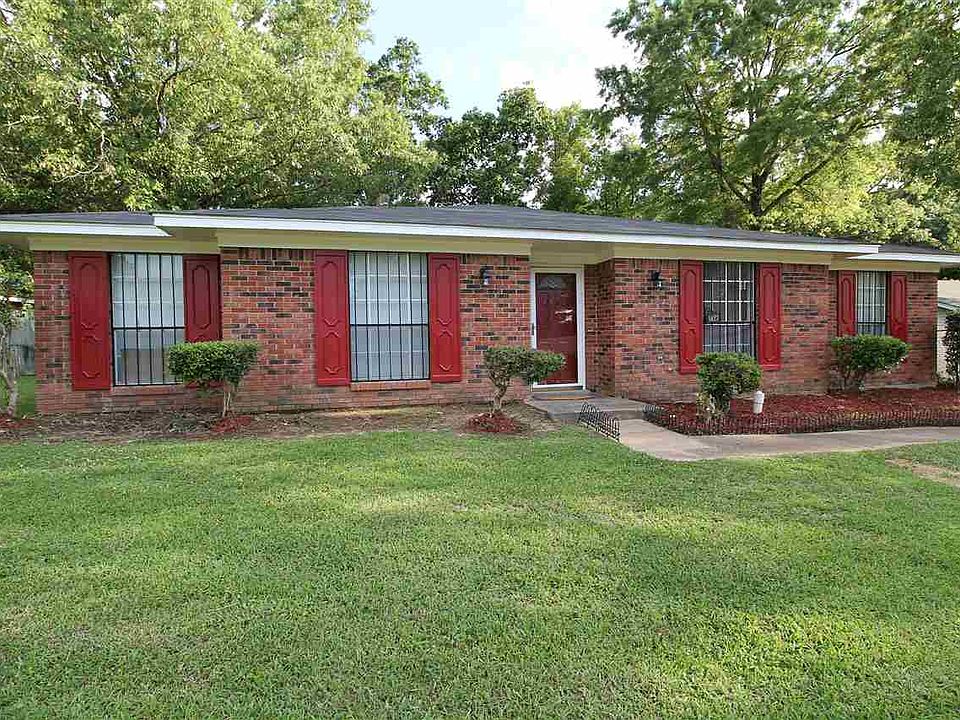1st image of 1423 Sleepy Hollow Dr