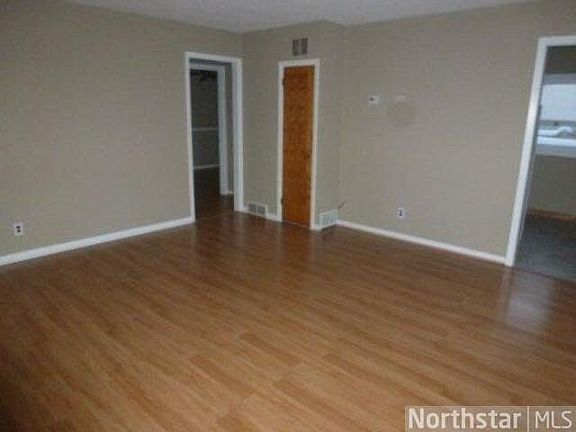 3rd image of 1630 36th Avenue NE