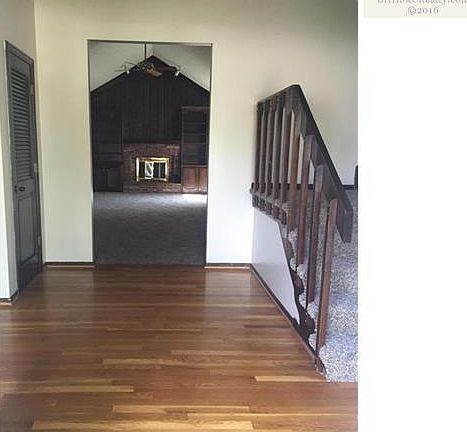 4th image of 6009 Woodside Ave