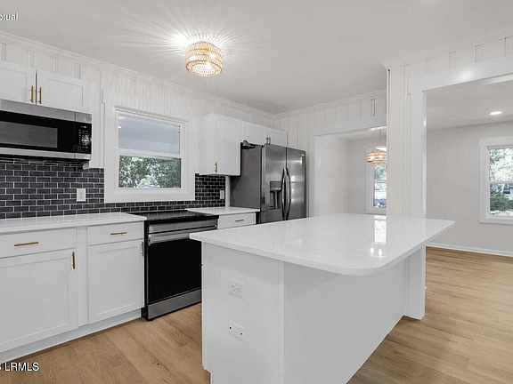5th image of 15 Prince William Drive