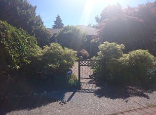 3416 W Viewmont Way W, Seattle, WA 98199