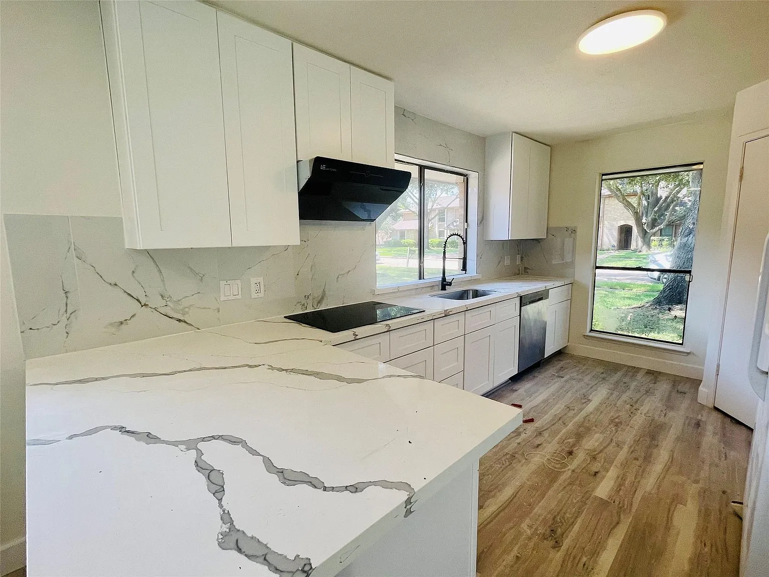 4 bed, 2.5 bath, 2436 sqft, $2,850 — Photo 2