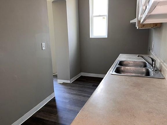 4th image of 624 Rockdale Ave APT 1
