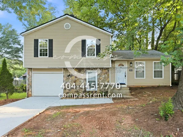3962 Wood Path Dr, Stone Mountain, GA 30083