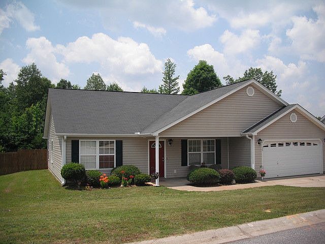 2nd image of 39 Laws Ln
