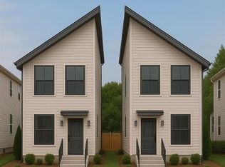 386 E 25th St, Hamilton, ON L8V 3B1