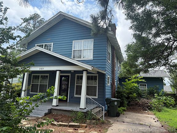 2nd image of 223 N P St