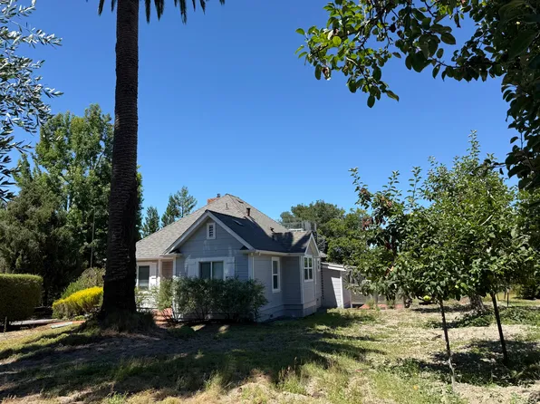 1120 Barlow Ln, Sebastopol, CA 95472