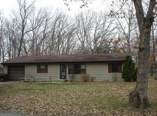 300 W Riverwood Acres Dr, Rochester, IN 46975