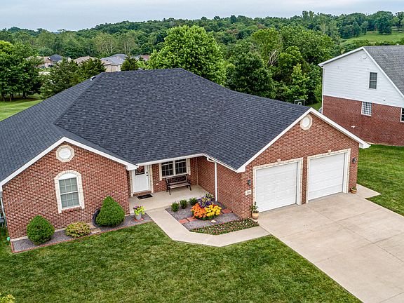 3rd image of 218 Ash Park Dr