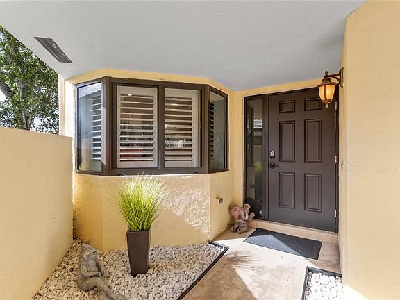 2nd image of 401 NW 95th Avenue #401