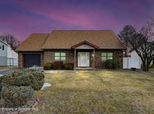 15 Marion Cir, Scranton, PA 18512