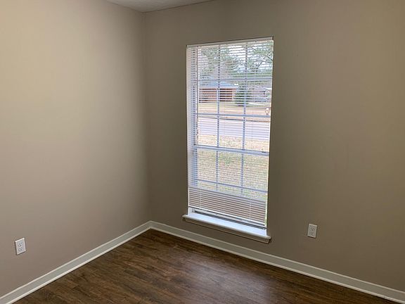 5th image of 5054 Oak Creek Dr