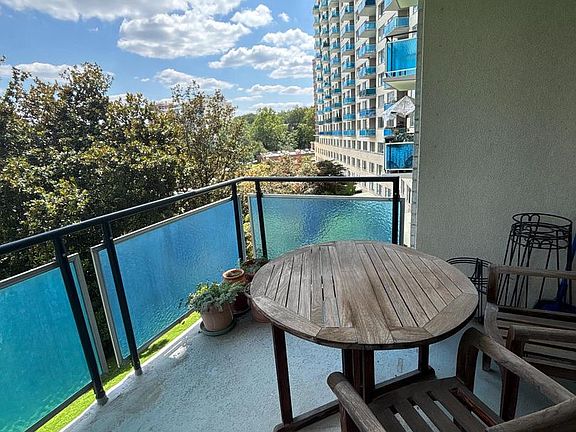 2nd image of 10401 Grosvenor Pl APT 413
