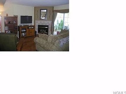 2nd image of 30 Pond Hill Ln