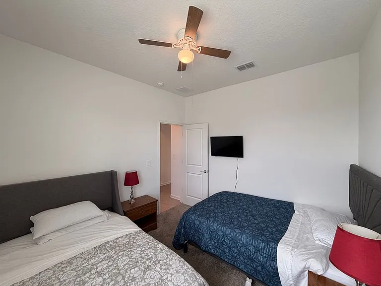 9502 Revere Ave — Photo 18