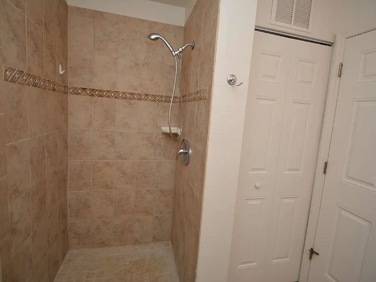 4600 E Moody Blvd #4H — Photo 19