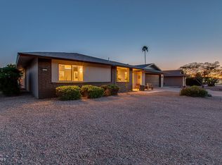 10121 W Signal Butte Cir, Sun City, AZ 85373