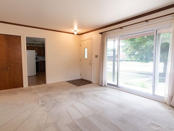 3rd image of 1235 Jenifer Ave