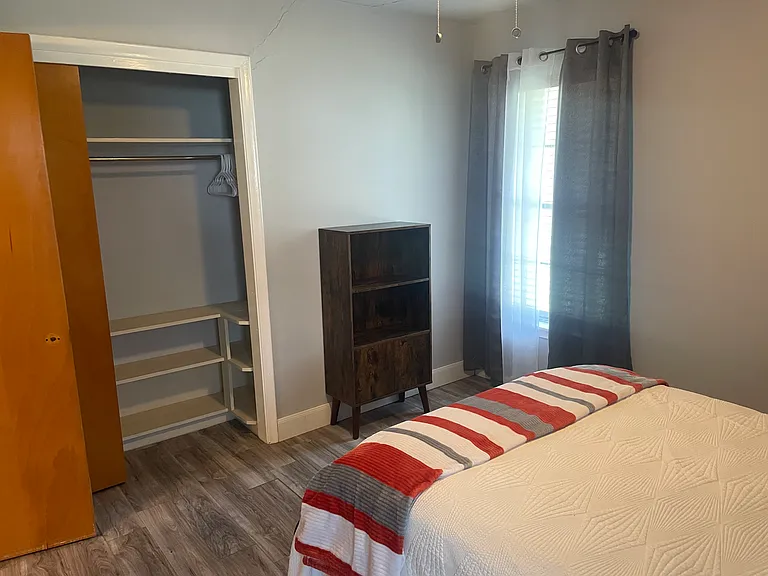 210 S Guilford Dr — Photo 12