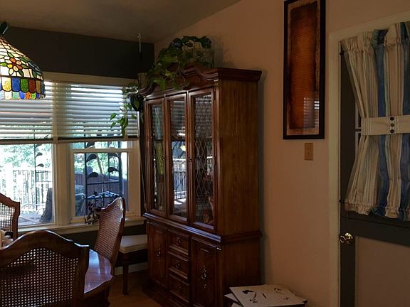 5th image of 10032 Lakeshire Dr