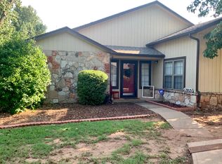 13921 Crossing Way W, Edmond, OK 73013