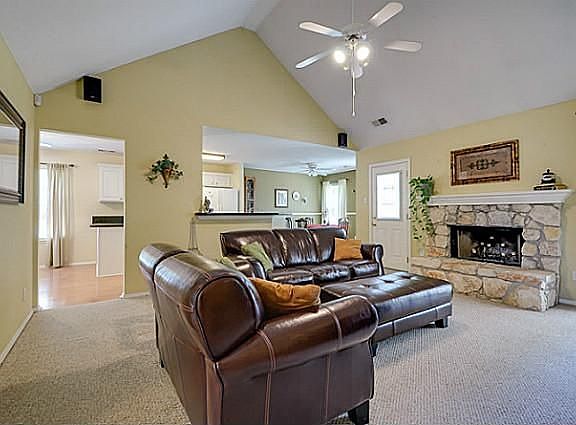 4th image of 7609 Laurel Ct