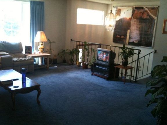 4th image of 1800 NW Hall Dr