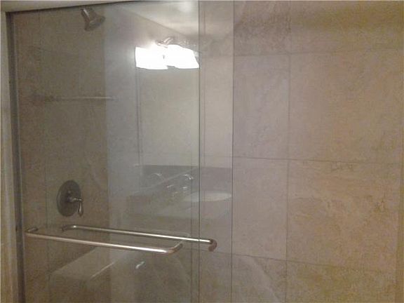 5th image of 2455 Lindell Blvd APT 3411