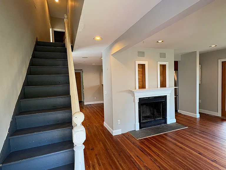 1203 W Johnson St — Photo 3