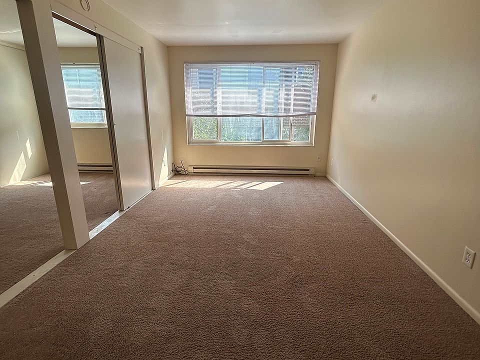 1st image of 5035 15th Ave NE #3006