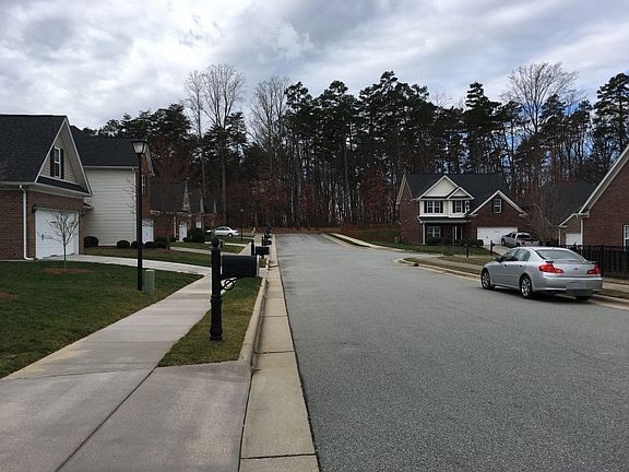 5th image of 625 Woodlake Park Dr