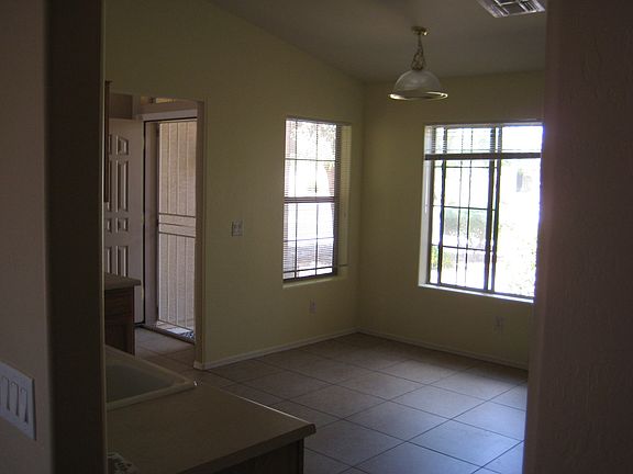4th image of 16041 W Carmen Dr