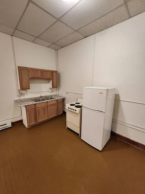 120 Brown, Apt9 — Photo 3