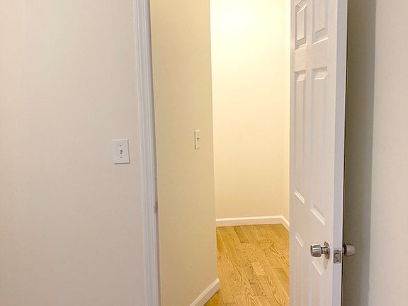 5th image of 454 W 36th St #4E