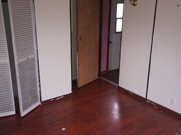 5th image of 216 W Curtis St #34