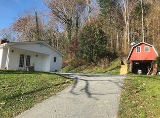 306 Lyndhurst Dr, Hendersonville, NC 28791