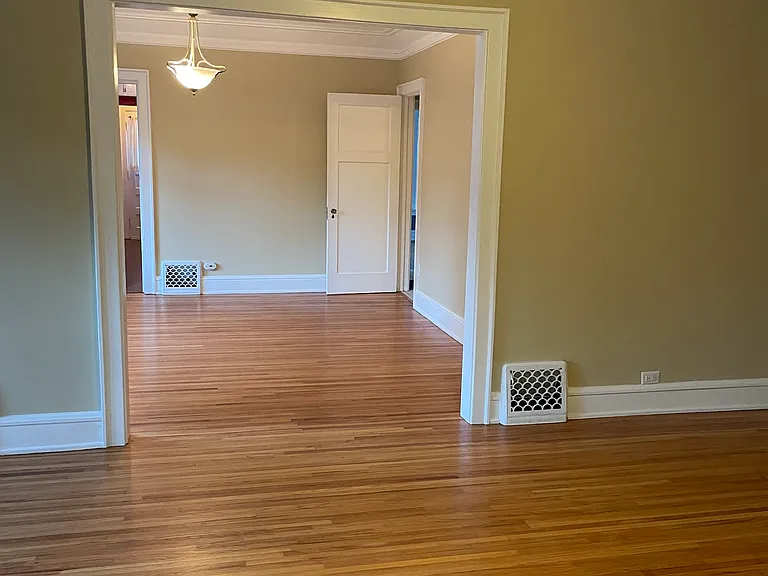2523 Leclaire St — Photo 14