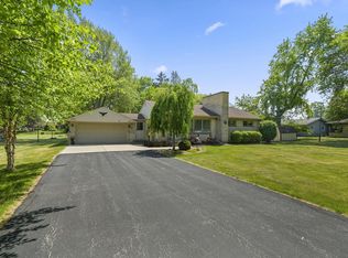 5405 Twin Elms Dr, Racine, WI 53406
