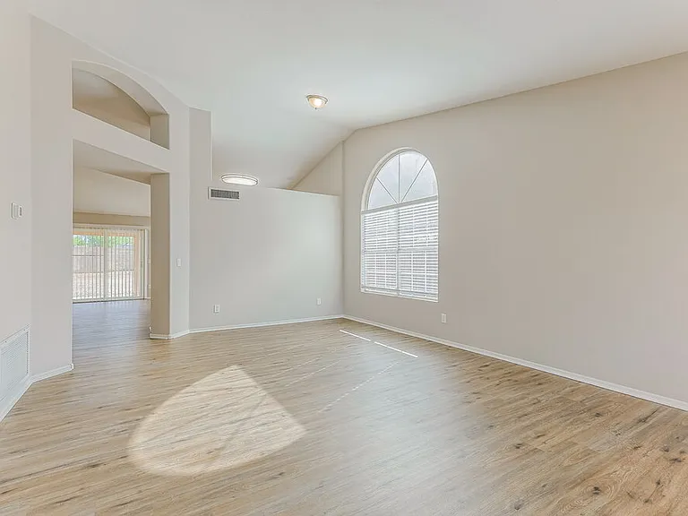 4262 E Alder Ave — Photo 5
